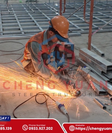 Tiêu chuẩn thép SS400 và Q345 trong sản xuất nhà tiền chế
